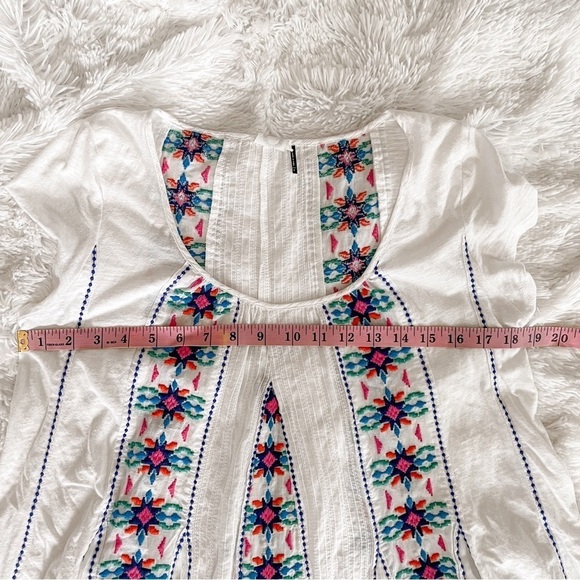 Anthropologie Akemi + Kin Embroidered Flowy Boho Top - Picture 5 of 9
